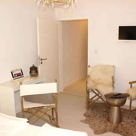 A-partment • Urban Living • - Ehrenfeld Apartman